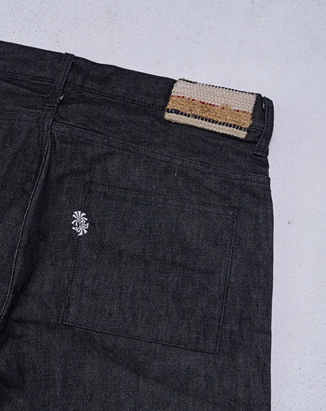 黒澤明が生前着ていた洋服の中から　裂き織生地