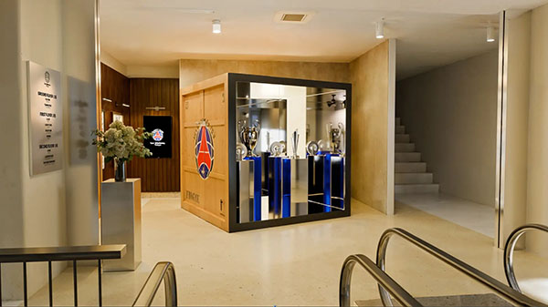 パリのライフスタイルとPSGのクリエイティビティを体現した2階