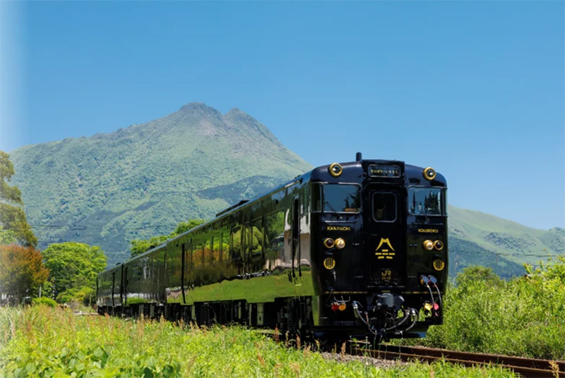 特急「かんぱち・いちろく」運行開始２周年 走行イメージ