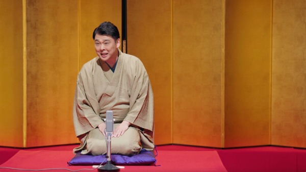 高座で一席を披露する春風亭昇吉さん