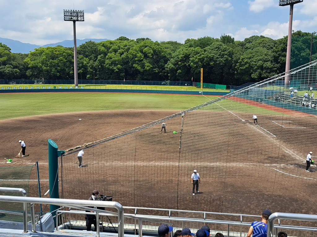 奈良県高野連での導入　『ビオレ 冷タオル』を使用する様子