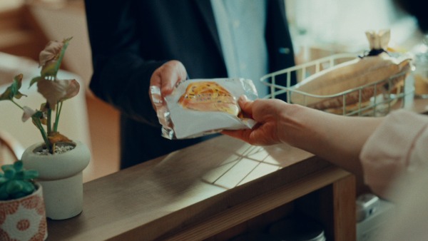 家に買い置きしたパンをめぐる家族のやりとり