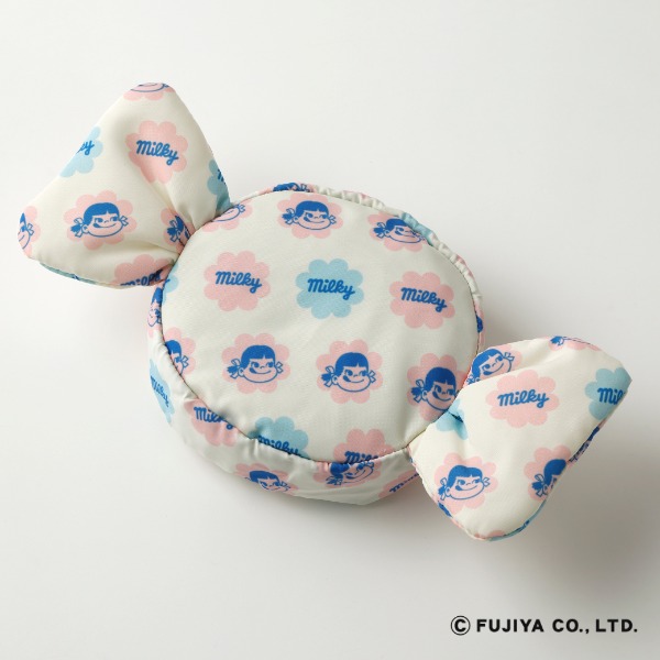 たたむとキャンディ形になるポケッタブルバッグ