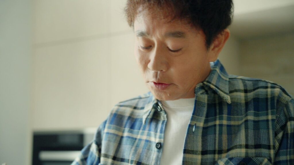 サッポロ一番の新TVCMに出演する浜田雅功さん