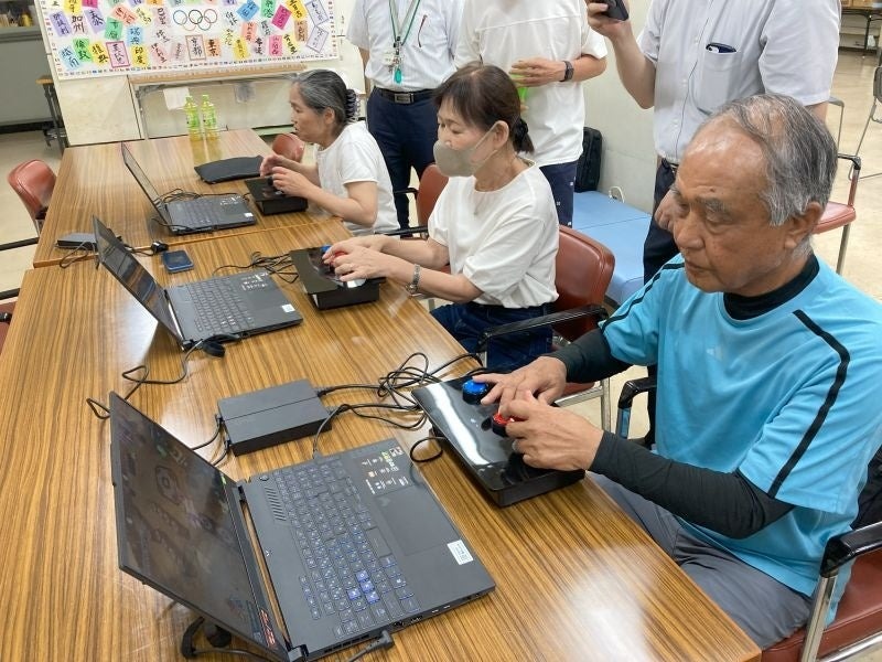 GeeSPORTSをプレーするシニアの参加者
