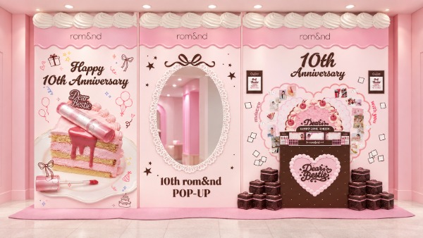 rom&nd 10周年記念ポップアップのフォトゾーン