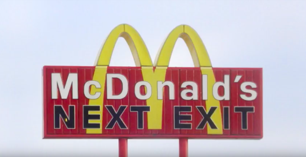マクドナルドの“Mのロゴ”に新解釈を与えた屋外広告 | PR EDGE